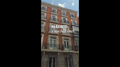 Durante los siglos XVIII y XIX, los balcones en Madrid eran auténticos palcos sociales.