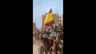 Por eso lo mataron porque no quería  políticos y la monarquia no le gustaba!