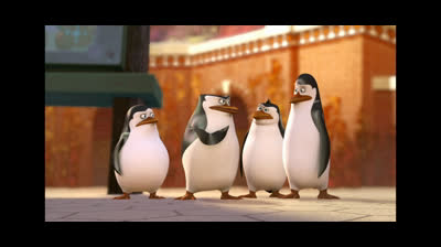 Los Pingüinos de Madagascar Dar Y Recibir / La Máscara Del Mapache Castellano