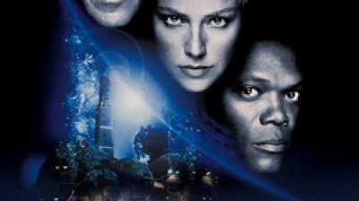 Sphère (Sphere) est un film de science-fiction psychologique américain réalisé par Barry Levinson, sorti en salles le 13 février 1998 aux États-Unis