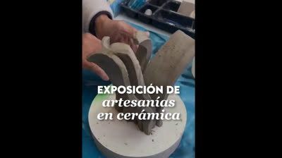 Manos que  visten manos que moldean dia sabado