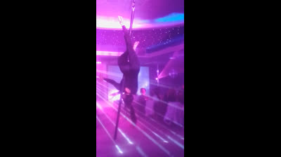 danse sur barre suspendu 1